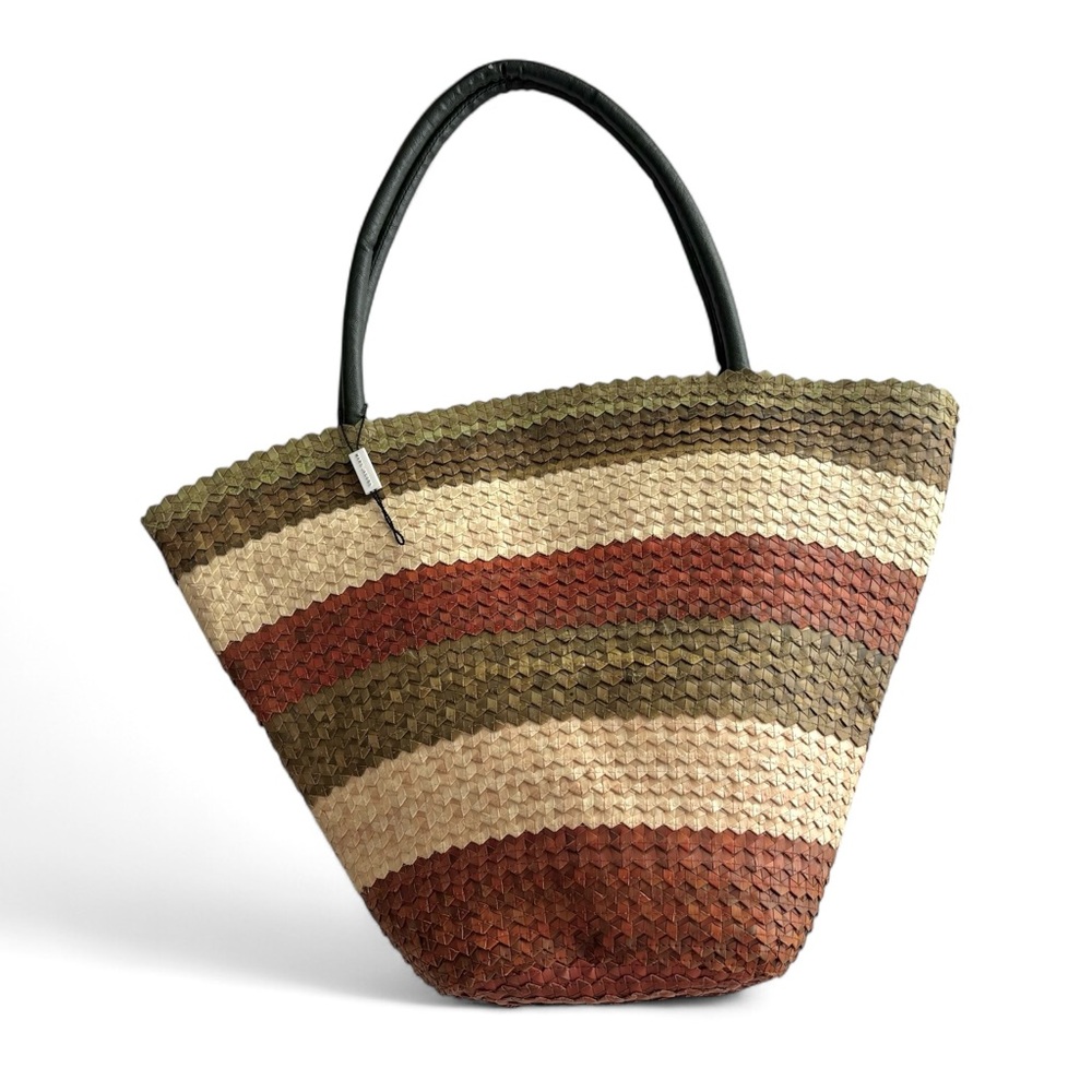 Mark Jacobs straw summer tote with zipper closer. Green, brown, cream stripes.